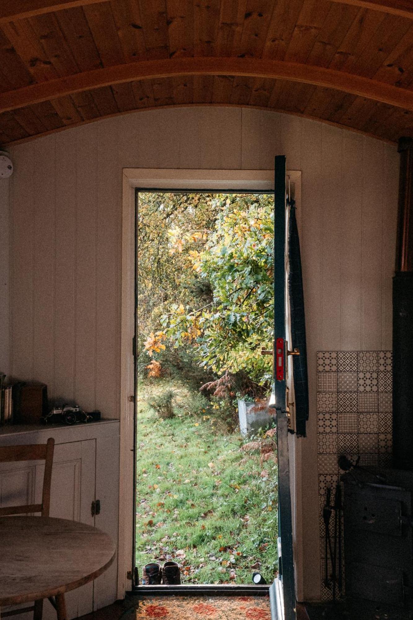 Beautiful, Secluded Shepherd's Hut In The National Park * Rake