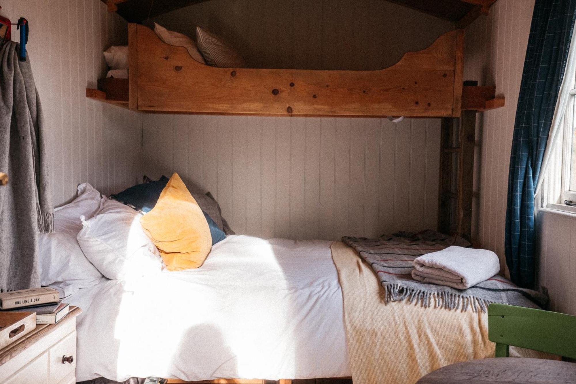 Beautiful, Secluded Shepherd's Hut In The National Park *