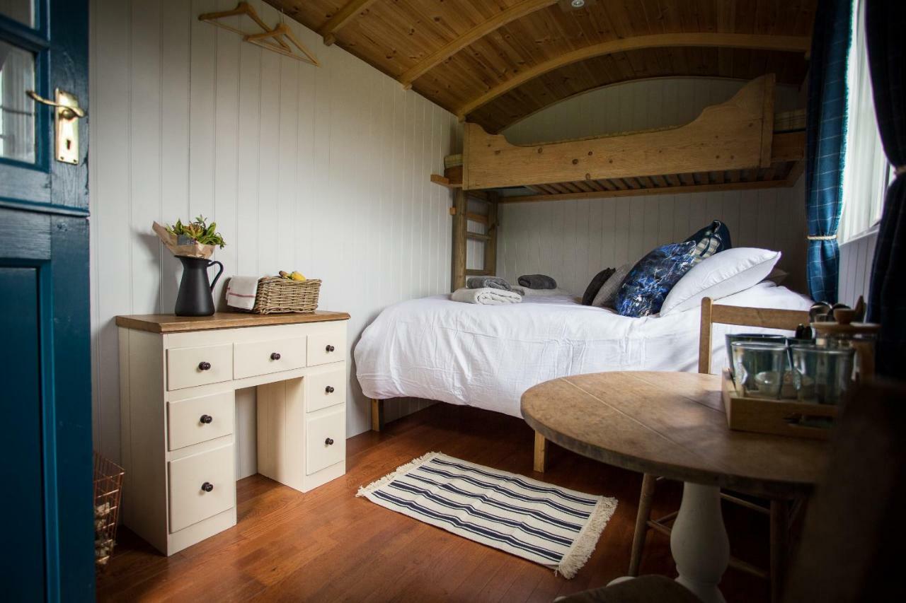 Campsite Beautiful, Secluded Shepherd's Hut In The National Park Rake